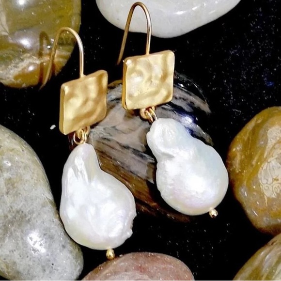 New- Hand made pearls Dangel Earrings, White Pearl drop hook Delicate Earrings - Picture 2 of 6